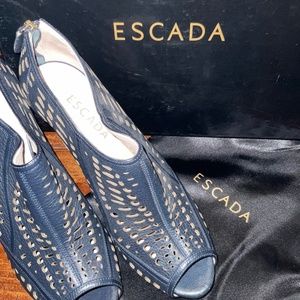 #ESCADA #dark blue cut-out leather #booty pumps
